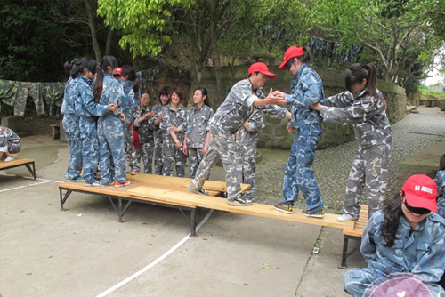 孤岛求生1.jpg